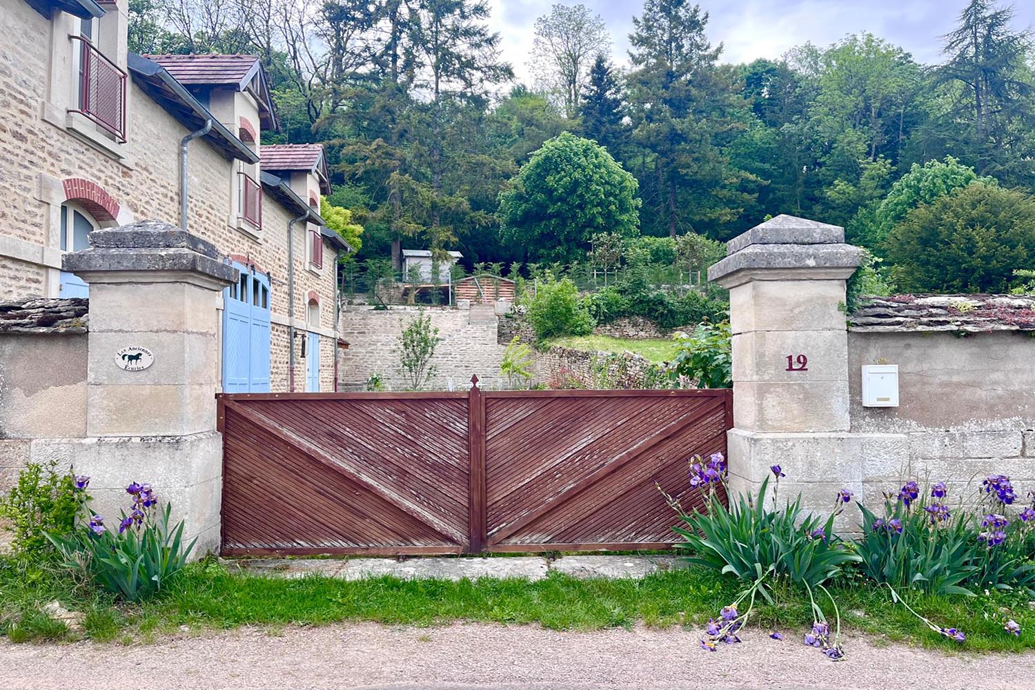 Anciennes Ecuries Burgundy